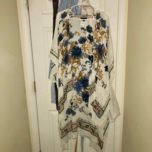 NWT AMERICAN EAGLE O/S shawl!